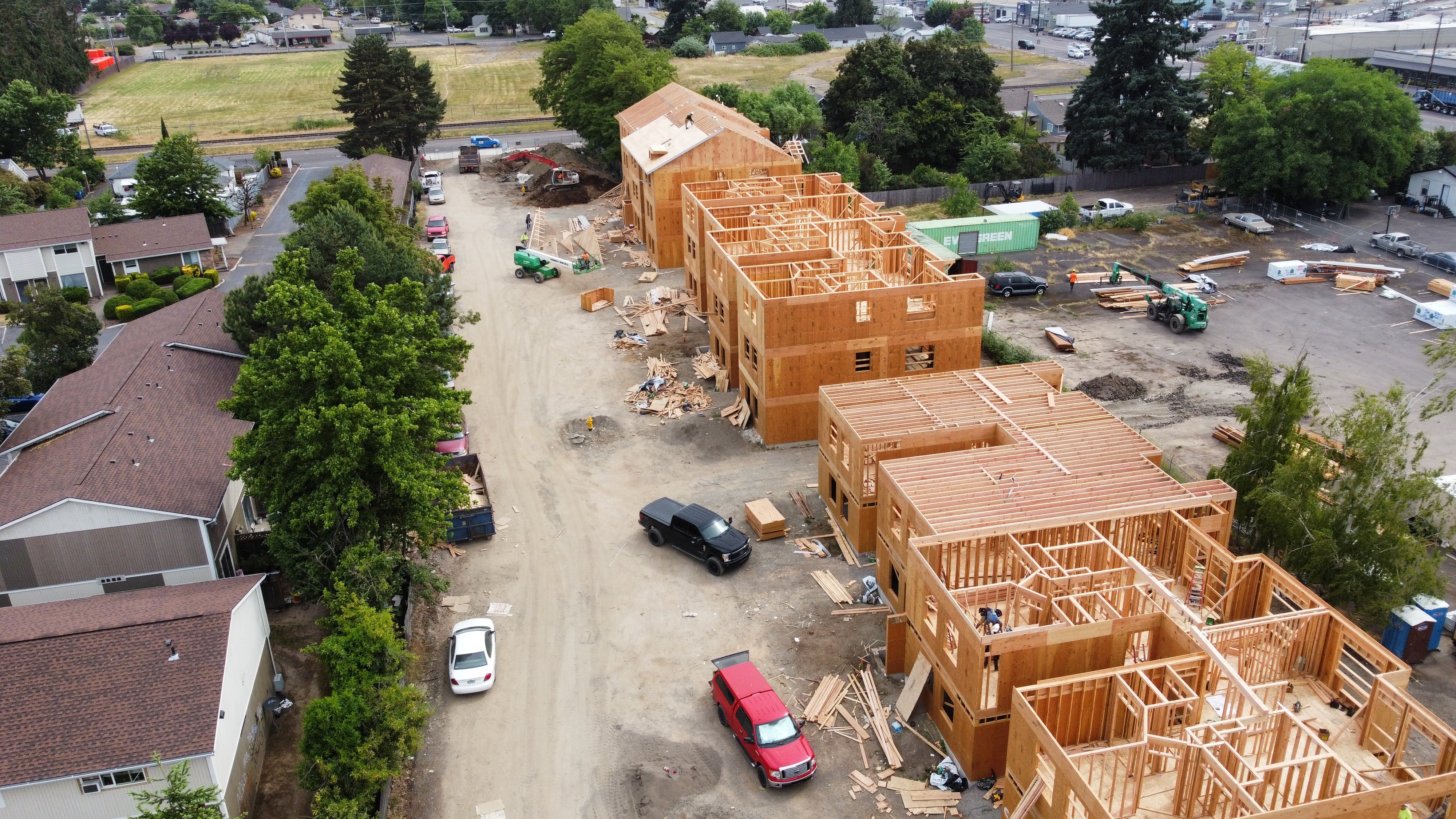 CLEVELAND CROSSING APARTMENTS Thumbnail 3