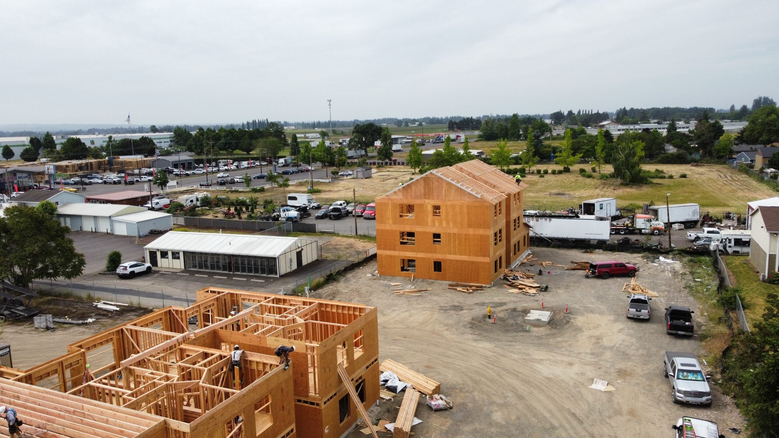 CLEVELAND CROSSING APARTMENTS Thumbnail 4