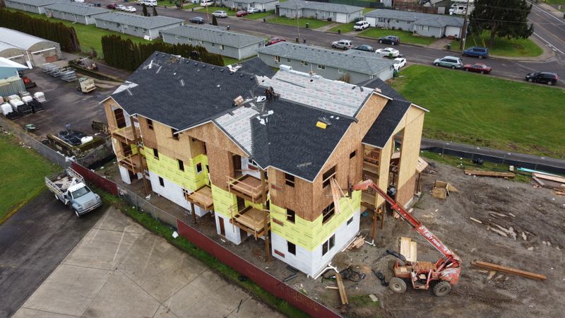 HARDCASTLE APARTMENTS Top Feature Photo 2