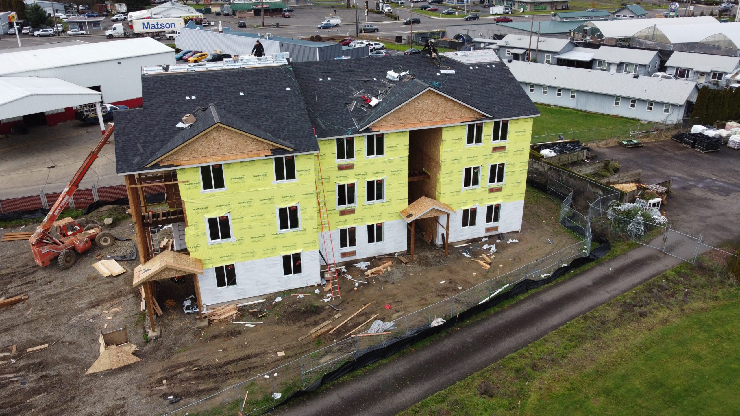 HARDCASTLE APARTMENTS Thumbnail 3