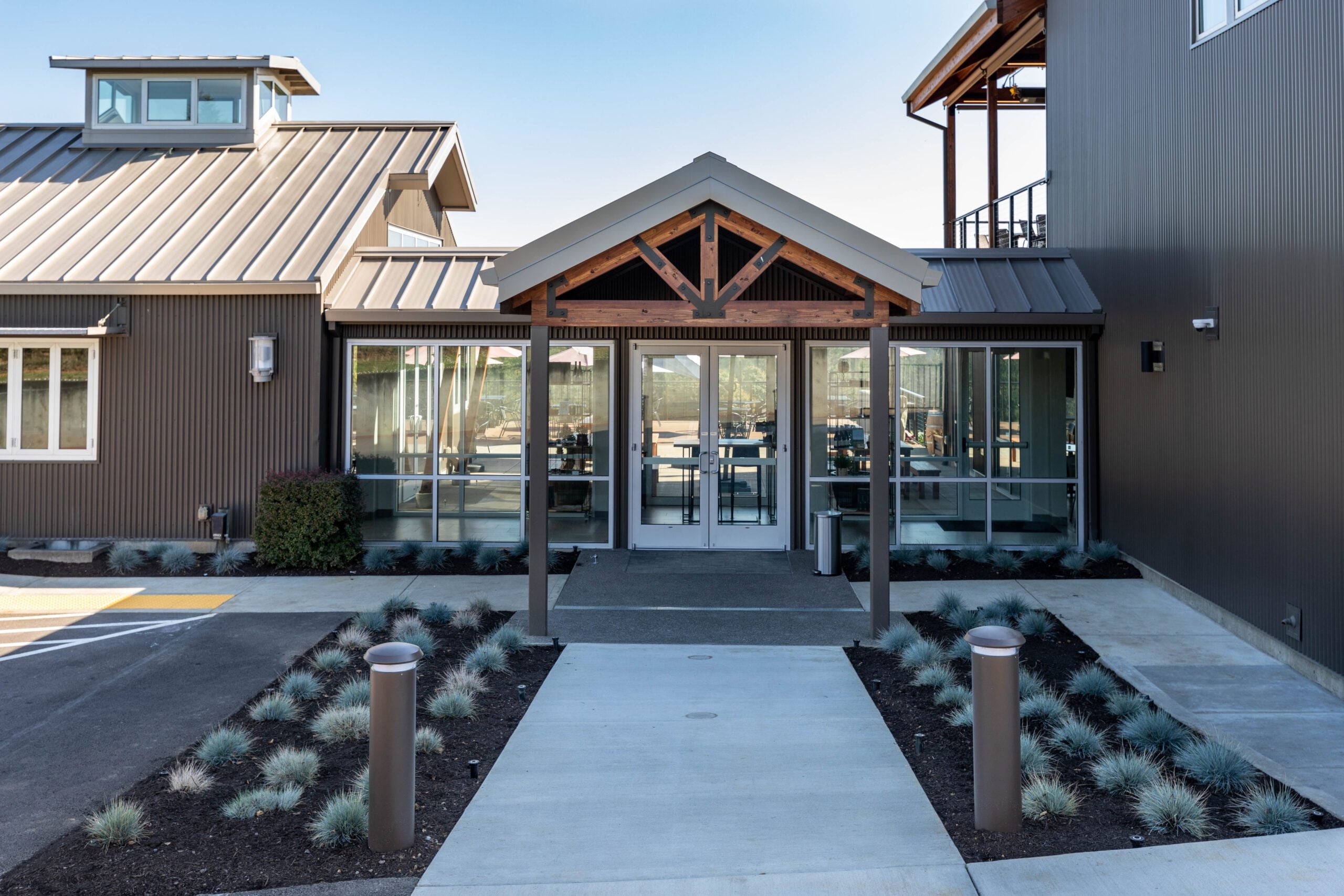 HAWKS VIEW WINERY Thumbnail 3
